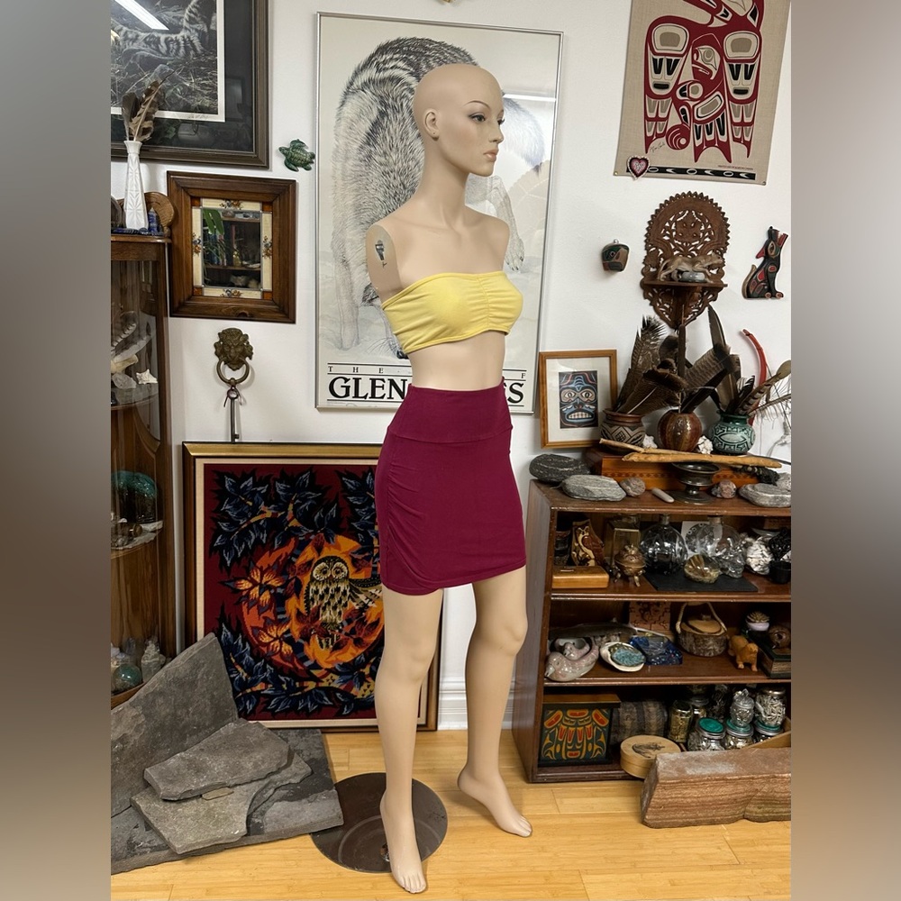 🐦‍⬛ 5/$20 🐦‍⬛ Wine Red Rouched Skirt